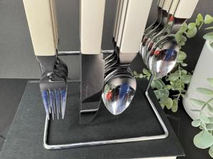 Moderno soporte colgante para cubiertos con estante metálico, ideal para mesa de comedor, encimera de cocina, cafetería y restaurante, organizador de utensilios. - Product Image 4