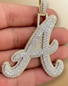 Colgante de Plata 925 con Letra Inicial Personalizada, con Diamantes Moissanite VVS que Pasan la Prueba, Estilo Iced Out, Joyería Hip Hop - Product Image 1