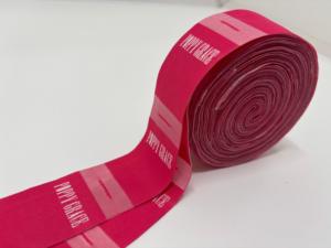 Étiquettes tissées personnalisées avec des détails de qualité supérieure, idéales pour les marques de vêtements, les vêtements, les produits faits à la main, les sacs, les accessoires et les textiles. - Product Image 5