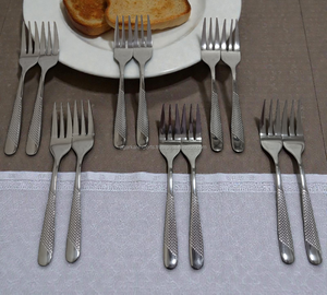 Juego de Tenedores para Postre Modernos de Acero Inoxidable Sostenible de Alta Calidad, Juego de Cubiertos con Acabado de Espejo, Juego de 12 Piezas - Product Image 1