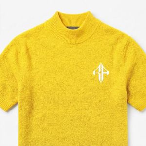 Suéter de Punto de Alta Calidad con Cuello Redondo y Logotipo Blanco, Manga Corta, Corte Regular para Hombre, por RIVIAN ATLANTIC - Product Image 6