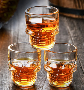 Verre à shot en verre transparent en forme de crâne, réutilisable, pour spiritueux, pour bar et fêtes, 50ml 60ml 70ml - Product Image 5