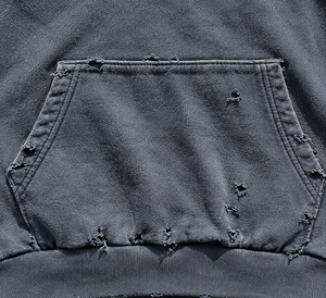 Sweat à capuche bleu gris délavé personnalisé avec détails usés et poche kangourou, sweat à capuche streetwear personnalisé pour homme - Product Image 6