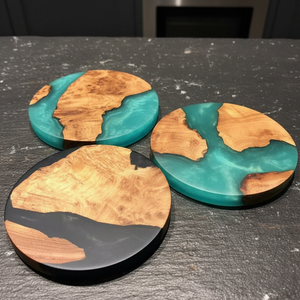 Sous-verres personnalisés en résine et bois de thuya – Sous-verres en époxy vert et noir pour mariage, bar à domicile et décoration de table de cuisine - Product Image 3