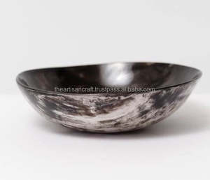 Bol en corne de service Bol en corne naturelle fabriqué à la main pour un service rustique et élégant de haute qualité - Product Image 3