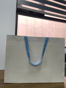 Eco-Friendly Ivory <b>Paper</b> Box Shopping Bag Manufacturer in Vietnam - Custom Printed Packaging Bag Factory Direct Supply Wholesale - Product Image 6