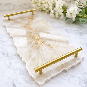 Bandeja de resina epoxi superventas para servir y almacenar, ideal para joyas, accesorios de tocador y baño, o como plato de lujo para café y desayuno en la mesa. - Product Image 1