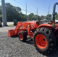 Traktor Pertanian 4WD 47HP L4701 Tahun 2019 dengan Loader Depan, Mesin Merah, Penggerak Gigi, Produktivitas Tinggi & Multifungsi