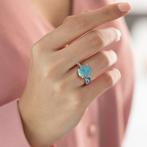Anillo de Boda Clásico y Único de Plata de Ley S925 con Gema Cabujón de Topacio Azul Larimar Ovalado Natural, Joyería Fina - Product Image 4