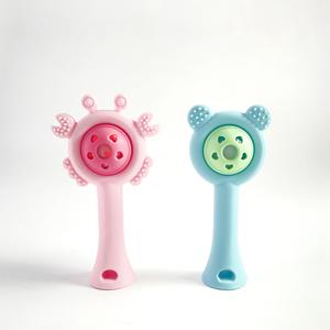 Anneau de dentition pour bébé en forme de crabe – Silicone de qualité alimentaire pour une mastication et un jeu sécurisés - Product Image 3