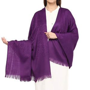 Chales de Invierno para Mujer de Alta Calidad al por Mayor, con Logotipo y Tallas Personalizadas, Estilo Moderno y Elegante, Servicio OEM Disponible - Product Image 1