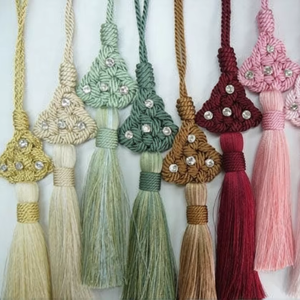 Borlas Decorativas de Diseño para Prendas, Bolsos, Manualidades y Decoración del Hogar, Proveedor y Fabricante de Borlas de Primera Calidad al por Mayor en India - Product Image 1