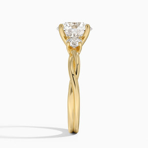 Anillo de compromiso de diamantes retorcidos de tres piedras con solitario de cuatro puntas - Product Image 1