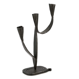 Juego de 2 candelabros forjados a mano negros de hierro forjado, candelabro brutalista de 3 brazos para decoración del hogar y el jardín - Product Image 1