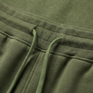 Conjunto Deportivo con Capucha para Hombre, Color Verde Oliva, Sudadera y Pantalones Largos de Color Sólido, Cierre con Cordón, Corte Regular - Product Image 5