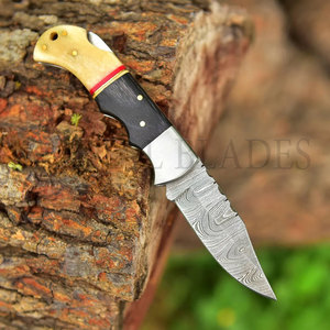 Cuchillo Plegable de Acero de Damasco Personalizable de Alta Calidad con Mango de Hueso, Herramienta Multifuncional Superior para Uso en Exteriores - Product Image 3