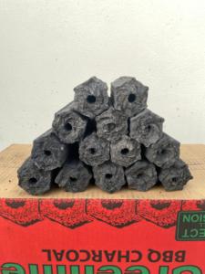 Charbon de bois en briquettes de sciure de bois dur fabriqué à la machine, à combustion longue durée et à haute teneur calorifique, pour barbecue - Product Image 5