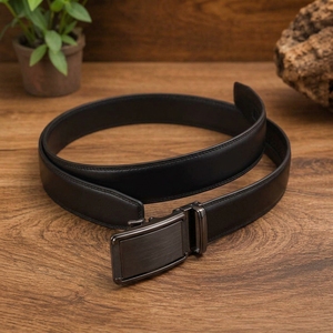Cinturón de Cuero de Lujo con Hebilla Automática para Hombre – Sistema de Trinquete Ajustable, Cinturón Duradero para Negocios y Uso Casual - Product Image 5