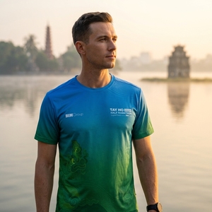 T-shirt de course en gros avec logo personnalisé, léger et performant pour le sport - Product Image 5