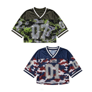 เสื้อเจอร์ซีย์อเมริกันฟุตบอลผู้หญิงสไตล์วาร์ซิตี้ Y2K ลายพรางทันสมัยประดับเพชร  ทรงบ็อกซี่โอเวอร์ไซส์แบบครอป  ตกแต่งด้วยลายพรางวิบวับ - Product Image 3