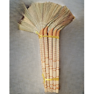 Balai en herbe fait main vietnamien, balai en herbe naturelle écologique fait main pour le nettoyage ménager - Product Image 3