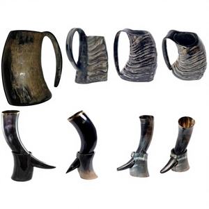 Chopes à bière artisanales en corne de bœuf 100% naturelle, design corne, 500 ml, avec couvercle en bambou écoresponsable, pour anniversaires, randonnées, camping, fêtes - Product Image 1