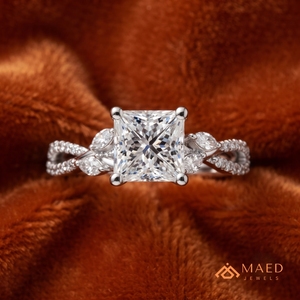 Anillo de compromiso de moissanita con corte princesa, conjunto de plata de ley con pavé y bandas nupciales retorcidas, joyería para eventos de boda, regalo para ella - Product Image 3