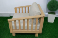 Ensemble de canapés d'angle en acacia pour l'extérieur, conçu avec une finition en bois naturel et des sièges rembourrés pour les patios et les jardins
