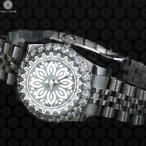 Montre de luxe au design unique, style hip-hop, avec diamants Moissanite, étanche, en acier inoxydable, bijou de mode, disponible à la vente - Product Image 3