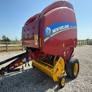 Presse à balles ronde rouge 870 montée sur tracteur, machine à ensiler le foin, équipement agricole à haute productivité - Product Image 3