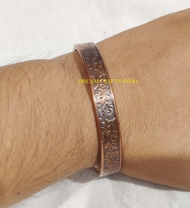 Nouvel An Haute Puissance 6-Cuivre Gravé Artisanat Personnalisé 100% Pure Relique Designer Manchette Bracelets En Gros Mode Manchette Bracelets - Product Image 4