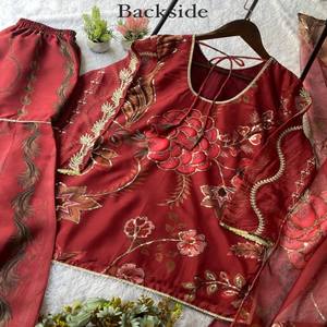 Conjunto de traje Sharara de organza suave VASTRA COTTAGE con lentejuelas y trabajo de espejo real, Kurti de talla única, Sharara y Dupatta bordada. - Product Image 4