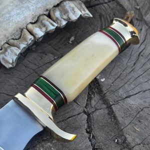 Couteau Bowie à lame droite en acier Damas fait main A&M ENTERPRISES, manche en os, couteau de survie industriel pour le camping - Product Image 4