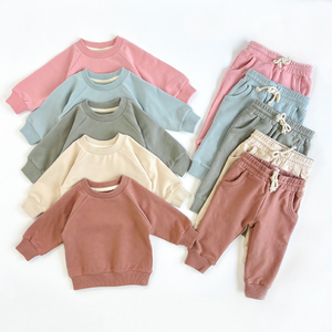 Ensemble de survêtement pour enfants respirant, de haute qualité, personnalisable et imprimé, 2 pièces, en coton biologique, survêtement à col rond pour bébés garçons - Product Image 2