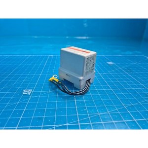 Adaptador de montaje en riel DIN Fuji SZ-ZM1 usado como pieza de repuesto para equipos semiconductores Legacy - Product Image 2