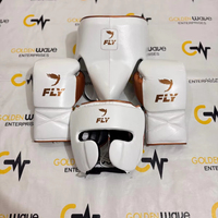 Ensemble de boxe professionnel en cuir véritable, avec gants de boxe à lacets respirants pour entraînement et sparring.