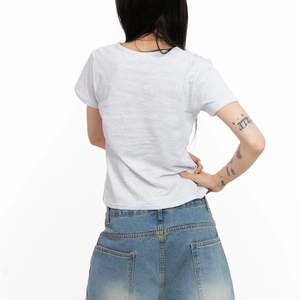 เสื้อยืดครอปแขนสั้นคุณภาพพรีเมียมสไตล์ Y2K ทรงปกติ แฟชั่นสตรีทแวร์สำหรับผู้หญิง พร้อมลายพิมพ์ตามสั่ง - Product Image 2