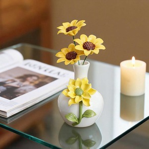 Jarrón de Cerámica para Mesa con Diseño de Girasol Amarillo, Acabado Glaseado, Decoración Contemporánea, 4-8 Pulgadas, Exquisito y Duradero - Product Image 4