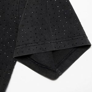 เสื้อยืดโอเวอร์ไซส์ประดับเพชรเทียมสำหรับผู้ชาย สไตล์สตรีทแวร์ ผ้าฝ้ายวิบวับ ขายส่ง รับผลิตแบบ OEM - Product Image 2