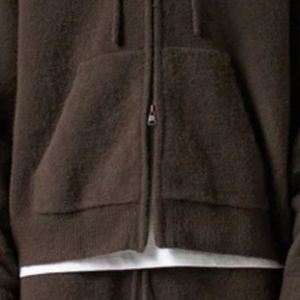 Sweat à capuche zippé en tricot marron avec emblème – Sweat élégant et confortable pour hommes et femmes, idéal pour l'hiver, avec logo - Product Image 4