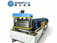 Machine automatique de formage à froid de panneaux d'étagères en acier pour entrepôt, ligne de production d'équipements de fabrication de rayonnages de stockage