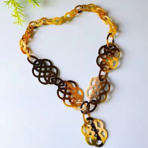 Collier tendance Y2K en corne de buffle polie, pendentif en corne de vache marbrée noire, style moderne rustique bohème, vente en gros - Product Image 2