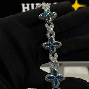 สร้อยข้อมือคิวบาลิงค์ลายดอกไม้สีน้ำเงินพรีเมียม เงินแท้ 925 ประดับมอสซาไนต์และไพลินสีน้ำเงิน สไตล์ฮิปฮอป เครื่องประดับหรูหรา ของขวัญสุดพิเศษ - Product Image 2
