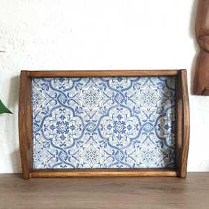 Plateau de rangement rectangulaire en bois, motif bleu et blanc, design classique, finition vernie, passe au lave-vaisselle, multifonctionnel pour la cuisine - Product Image 5