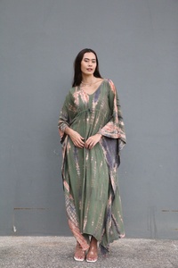 Robe de soirée longue en soie 100% à col en V et manches longues, grande taille, pour l'été, tenue de plage, caftan vert pleine longueur - Product Image 5