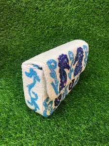 Bolso de Mano con Cuentas Hecho a Mano con Diseño de Caballito de Mar, Bolso de Hombro Estilo Costero - Product Image 1