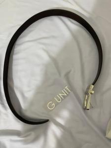 เข็มขัดหนังแท้แบบเต็มผืน ผลิตตามสั่ง พร้อมโลโก้ OEM สำหรับผู้ชาย หัวเข็มขัดแบบหมุด ขายส่ง เข็มขัดลำลองสำหรับธุรกิจ ผู้ผลิต - Product Image 1