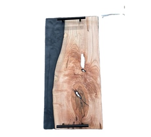 Bandeja de servicio de resina epoxi y madera nueva Directo de fábrica Color de resina epoxi negra y bandeja de madera con mango de metal negro - Product Image 1