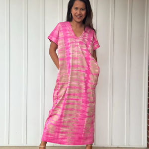 Vestido Kaftán Rosa Tie Dye con Cuello en V, Vestido Informal, Caftán Marroquí - Product Image 1