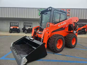 NUEVA Cargadora Compacta Kubota SSV75 con Ruedas y Cucharón Frontal para Trabajo Agrícola, Construcción y Manejo de Materiales - Product Image 3